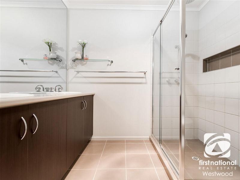 15 Emperor Parade, Tarneit VIC 3029