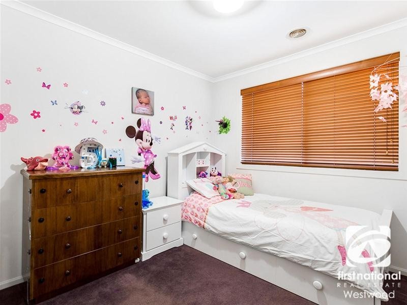 15 Emperor Parade, Tarneit VIC 3029