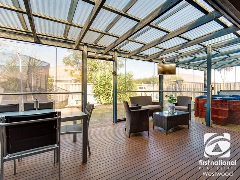 15 Emperor Parade, Tarneit VIC 3029