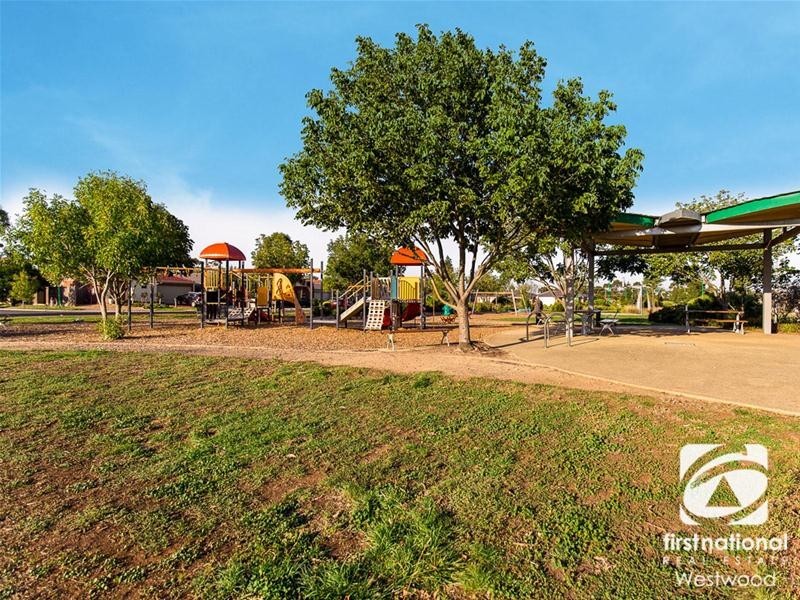 15 Emperor Parade, Tarneit VIC 3029