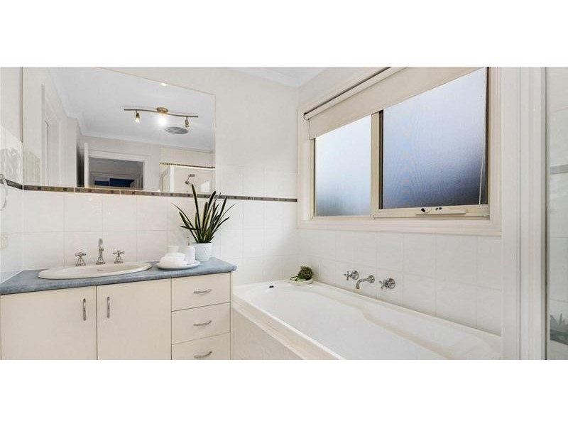 3A Thoroughbred  Avenue, Werribee VIC 3030