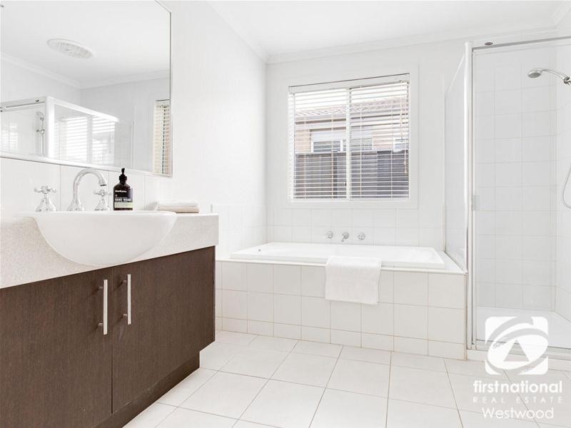 1 Balladong Crescent, Tarneit VIC 3029