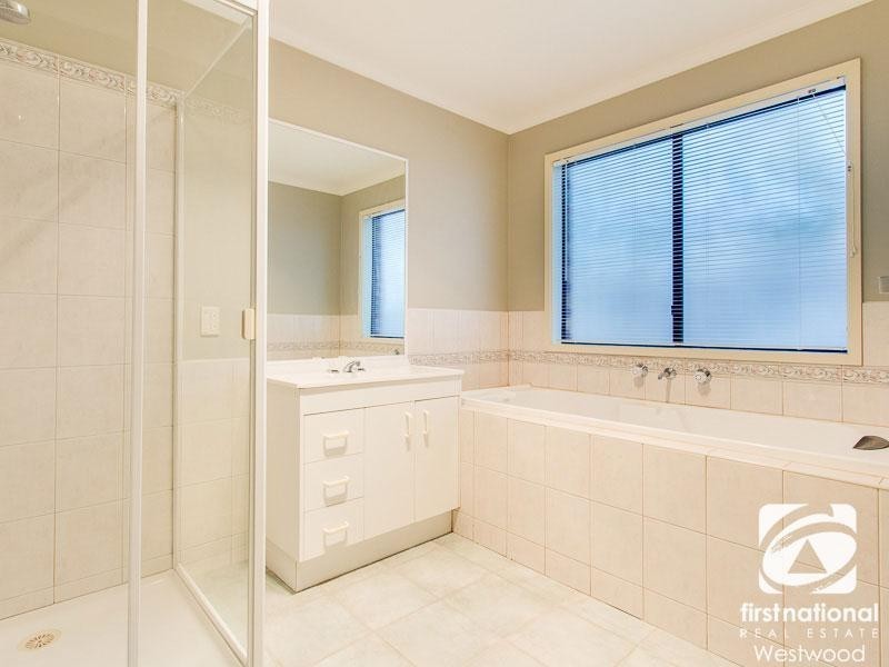 18 Rosedale Place, Wyndham Vale VIC 3024