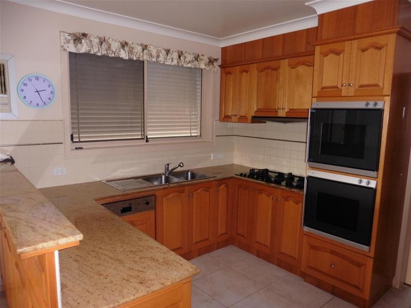 4 Doolan Street, Werribee VIC 3030