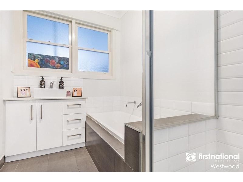 1a & 1b Beach Road, Werribee South VIC 3030