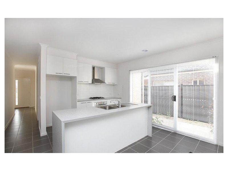 18 Derham Drive, Point Cook VIC 3030