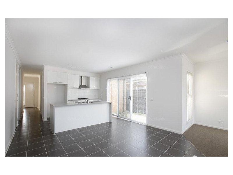 18 Derham Drive, Point Cook VIC 3030