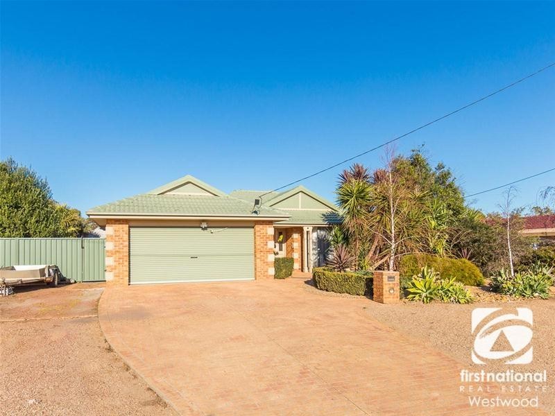 13 Henshaw Court, Werribee VIC 3030