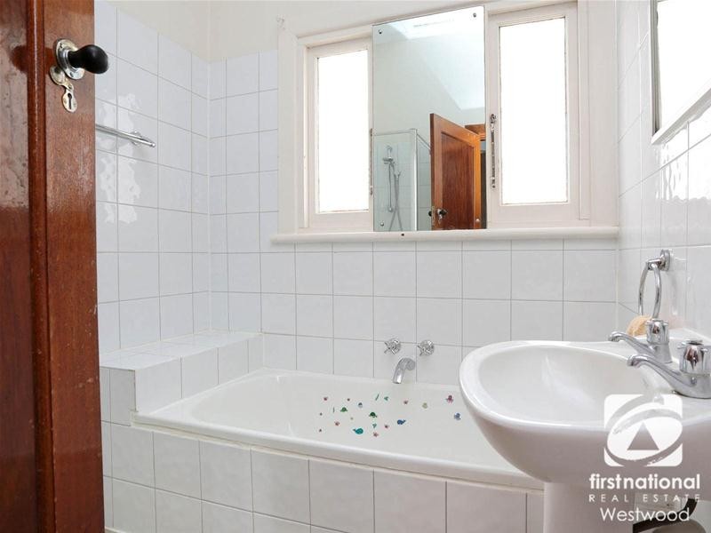 17 Salisbury Street, Werribee VIC 3030