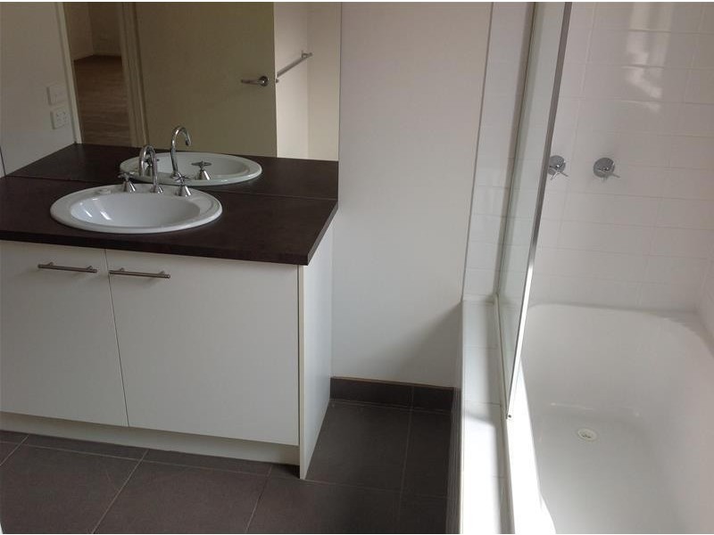 8 Cogley Street, Wyndham Vale VIC 3024