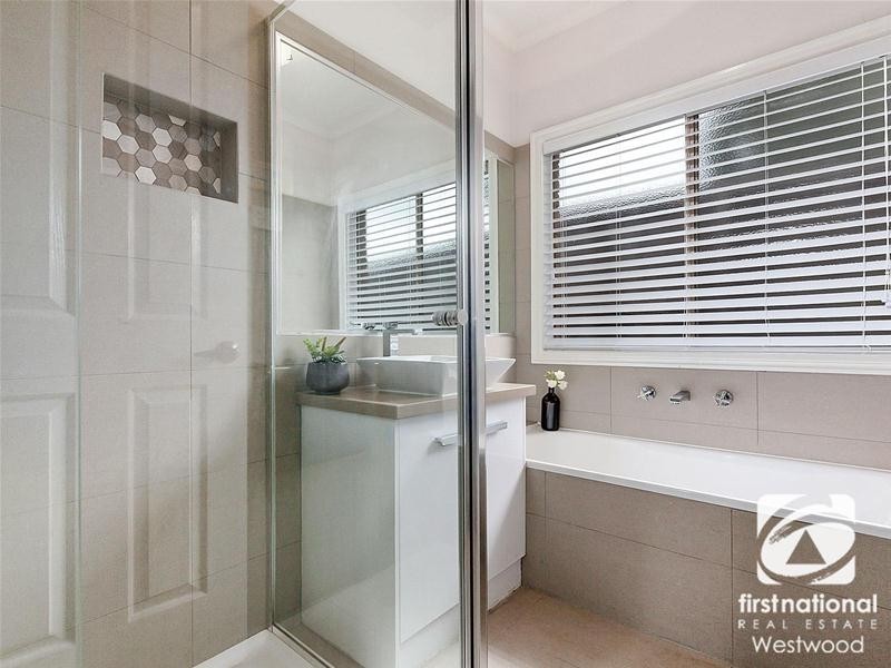 4 St Nicholas Court, Tarneit VIC 3029