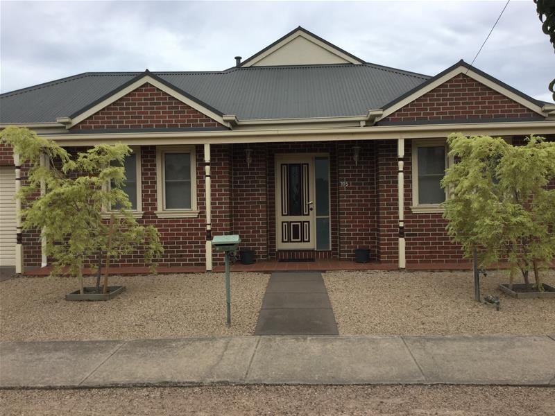 1/105 Hogans Road, Hoppers Crossing VIC 3029