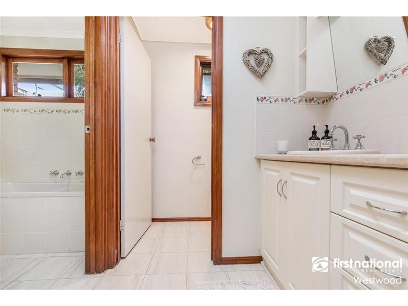 4 Lyall Drive, Werribee VIC 3030