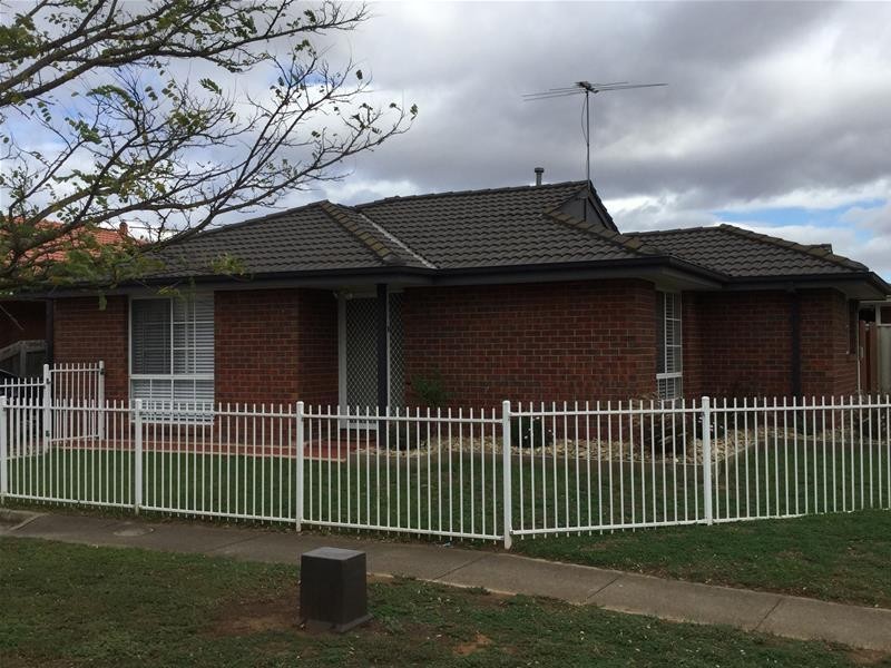 11 Riverglen Drive, Werribee VIC 3030