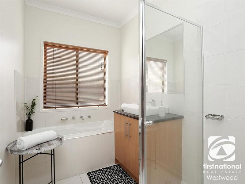2/128B South Ring Road, Werribee VIC 3030