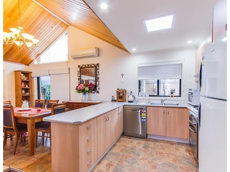 2/11 Macalister Court, Werribee VIC 3030