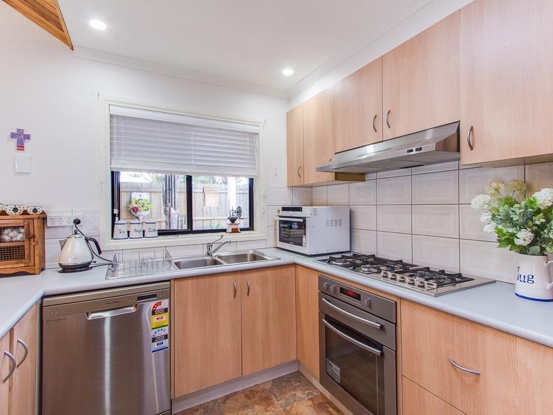 2/11 Macalister Court, Werribee VIC 3030