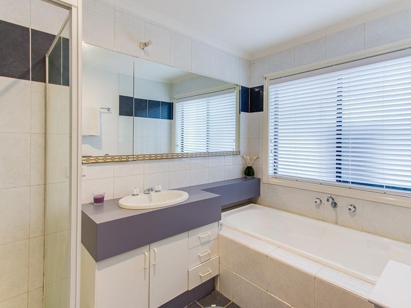 2/11 Macalister Court, Werribee VIC 3030