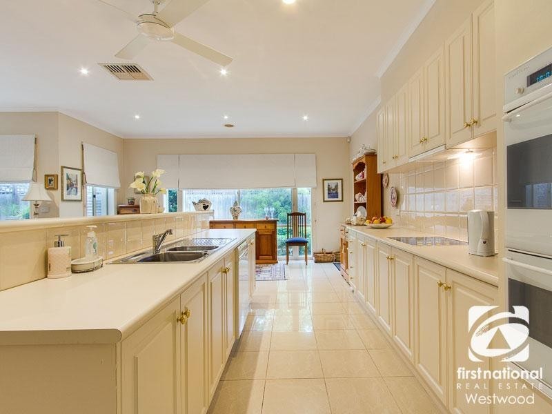 8 Haven Court, Werribee VIC 3030