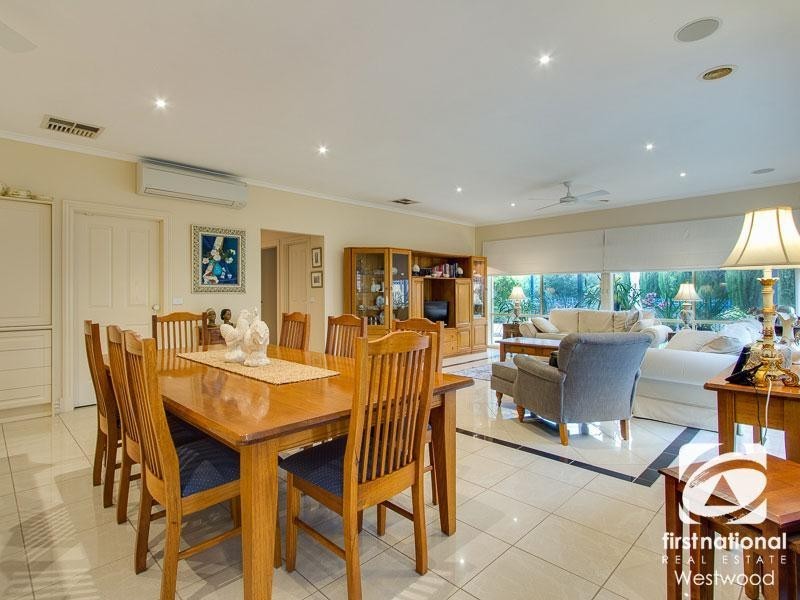 8 Haven Court, Werribee VIC 3030