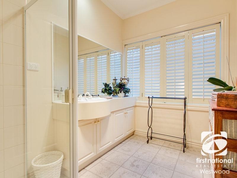 8 Haven Court, Werribee VIC 3030