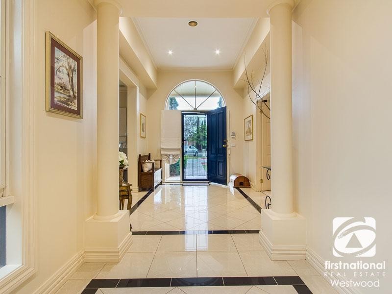 8 Haven Court, Werribee VIC 3030