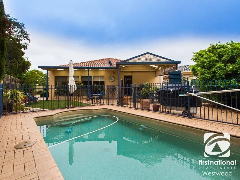 8 Haven Court, Werribee VIC 3030