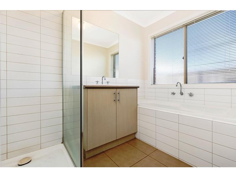 9 Burswood Drive, Wyndham Vale VIC 3024