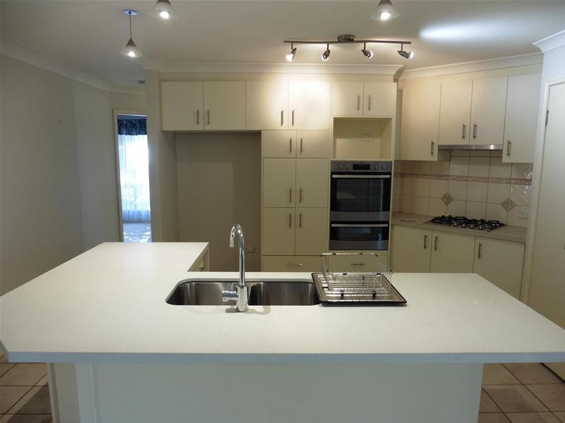 1 Parkview Close, Hoppers Crossing VIC 3029
