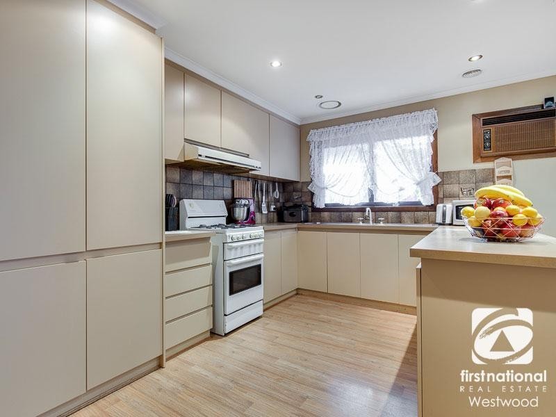 4 Hawk Court, Werribee VIC 3030