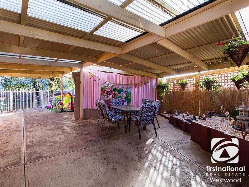 4 Hawk Court, Werribee VIC 3030