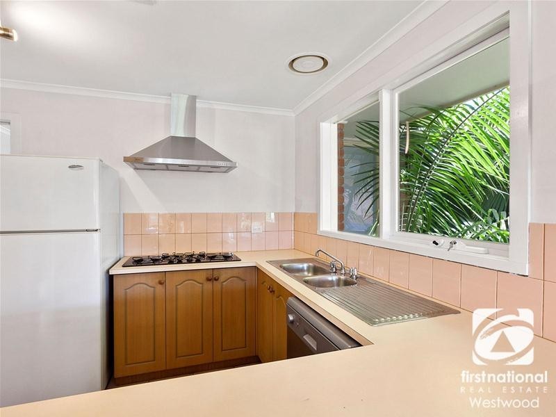 16 Cameron Drive, Hoppers Crossing VIC 3029