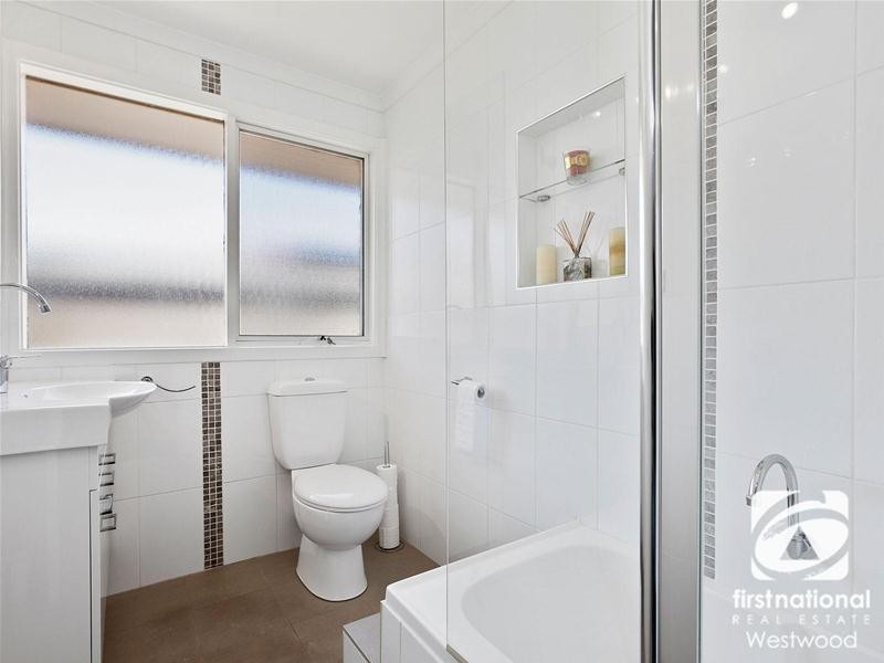 16 Cameron Drive, Hoppers Crossing VIC 3029