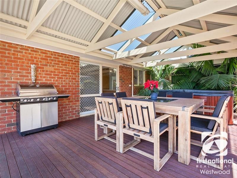 16 Cameron Drive, Hoppers Crossing VIC 3029