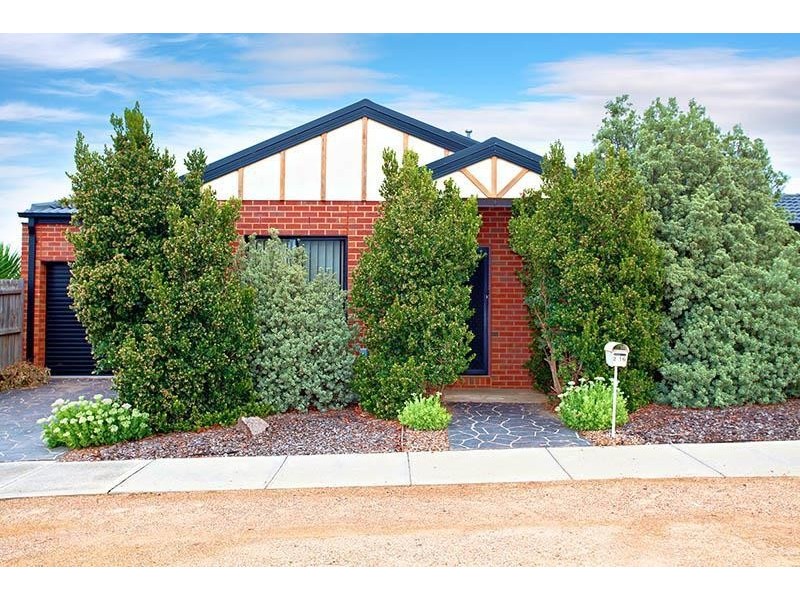 2/16 Juliana Avenue, Wyndham Vale VIC 3024