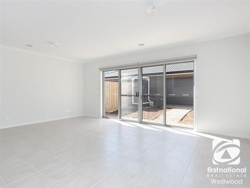 2/76-82 Purchas Street, Werribee VIC 3030