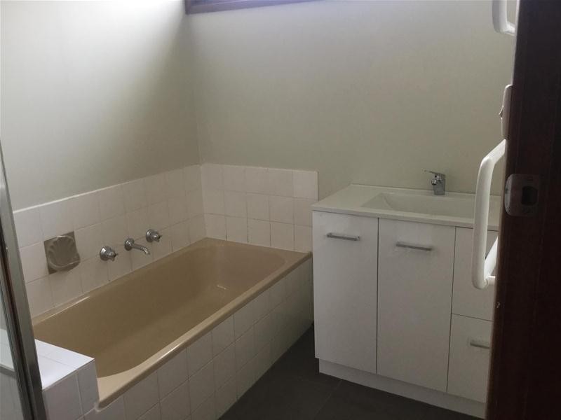 4A August Street, Werribee VIC 3030