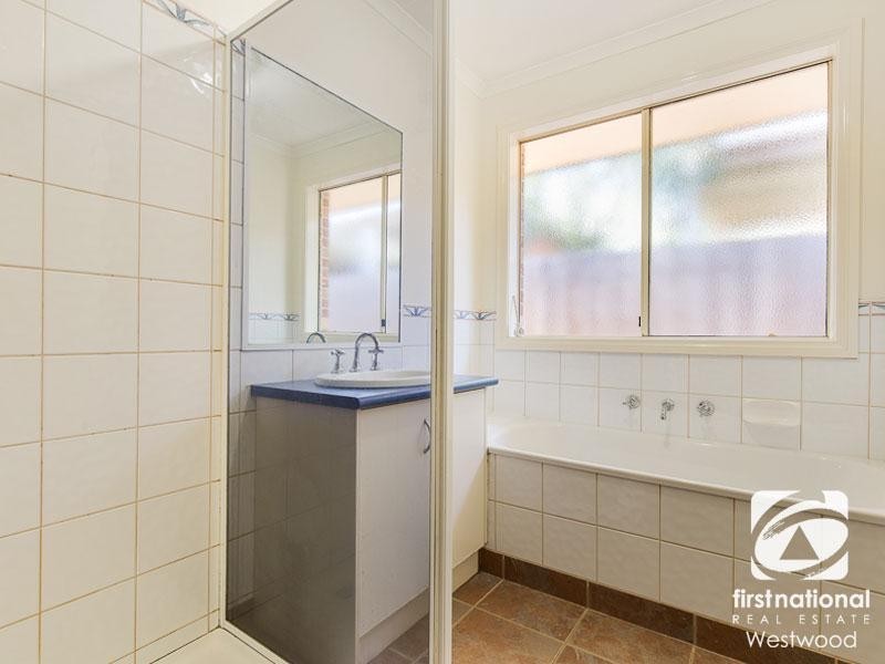 40 Racecourse Road, Werribee VIC 3030