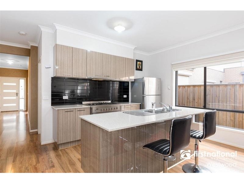 43 Exploration Avenue, Werribee VIC 3030