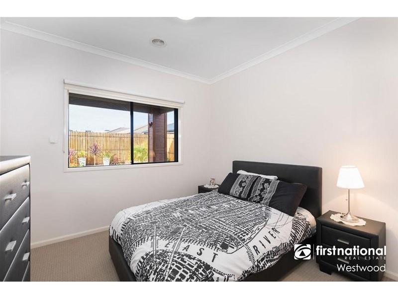 43 Exploration Avenue, Werribee VIC 3030