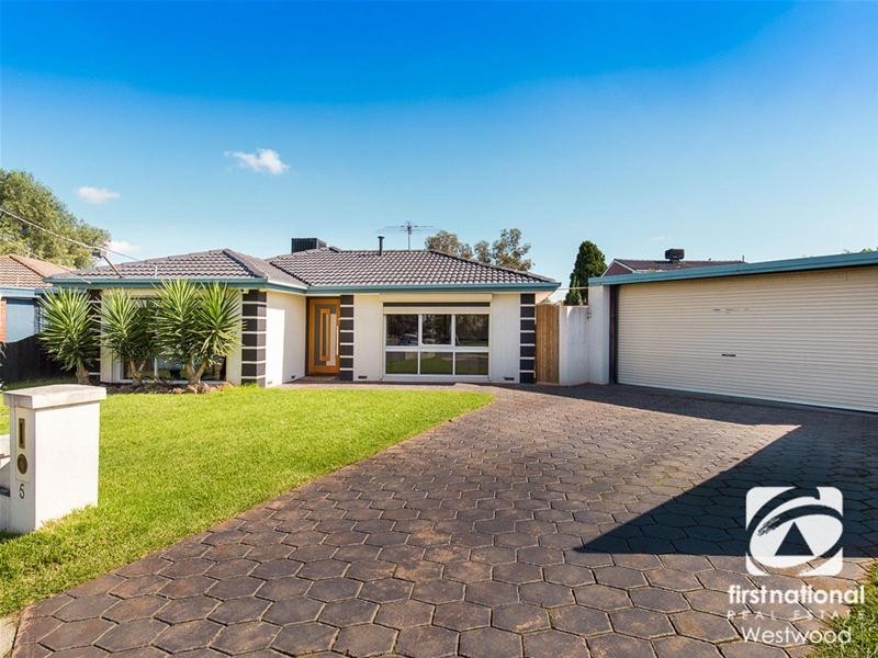 5 Loddon Court, Werribee VIC 3030