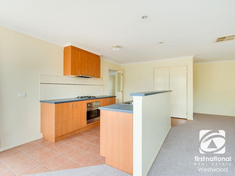 10 Knightsbridge Drive, Tarneit VIC 3029