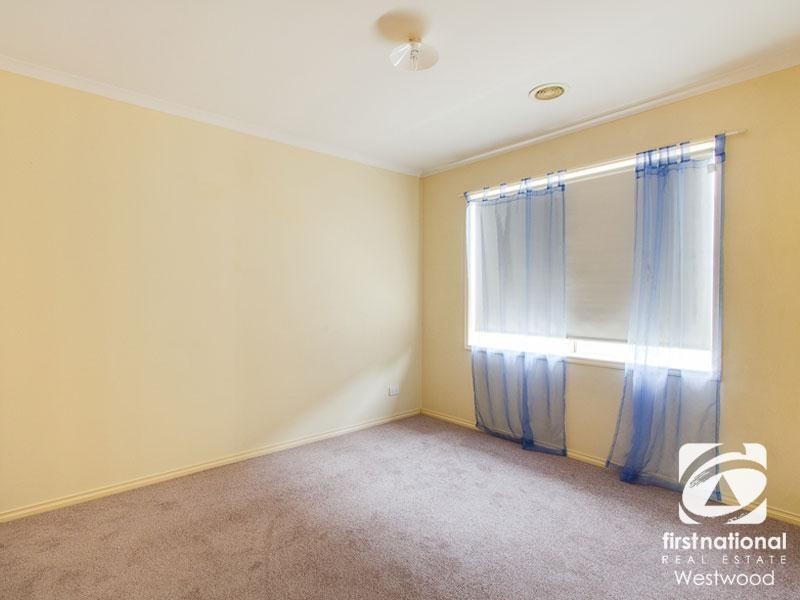 10 Knightsbridge Drive, Tarneit VIC 3029