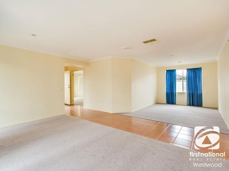 10 Knightsbridge Drive, Tarneit VIC 3029