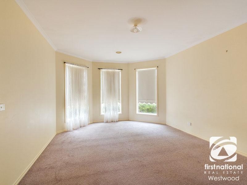 10 Knightsbridge Drive, Tarneit VIC 3029