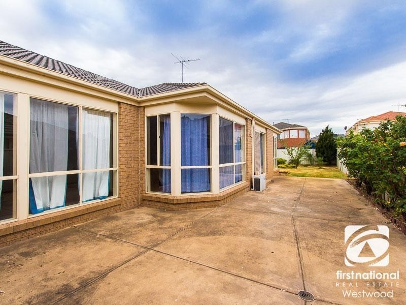 10 Knightsbridge Drive, Tarneit VIC 3029
