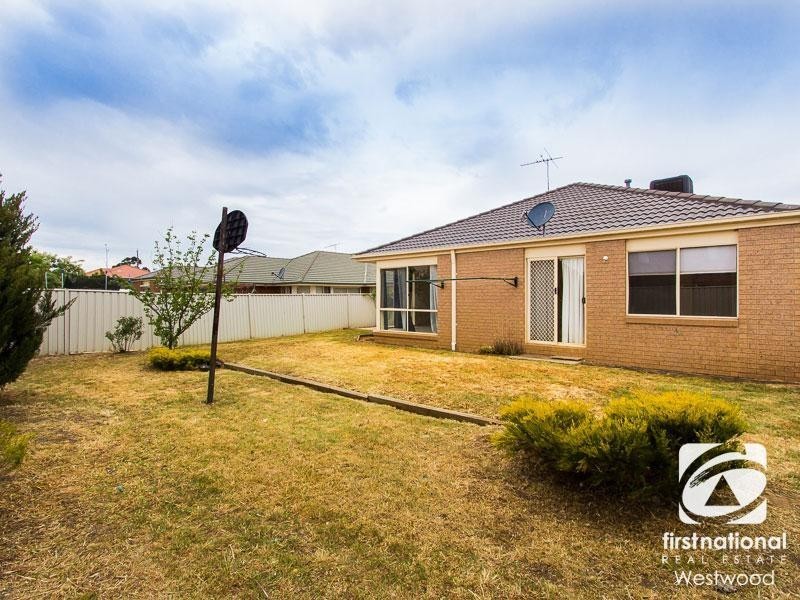 10 Knightsbridge Drive, Tarneit VIC 3029
