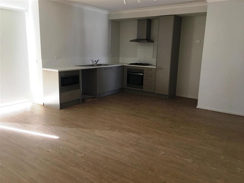 13 Nalara Street, Werribee VIC 3030