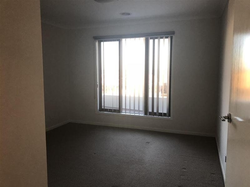 18 Mathoura Avenue, Werribee VIC 3030