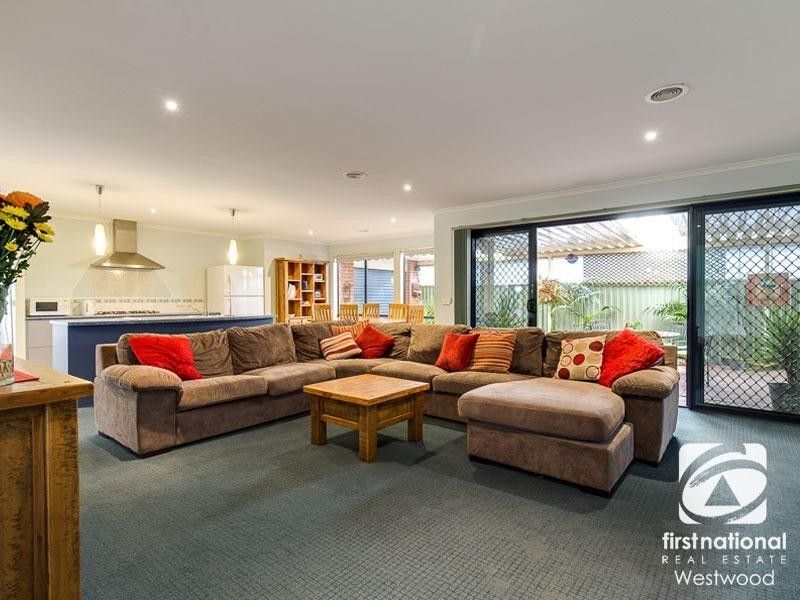 12 Ologhlen Drive, Wyndham Vale VIC 3024